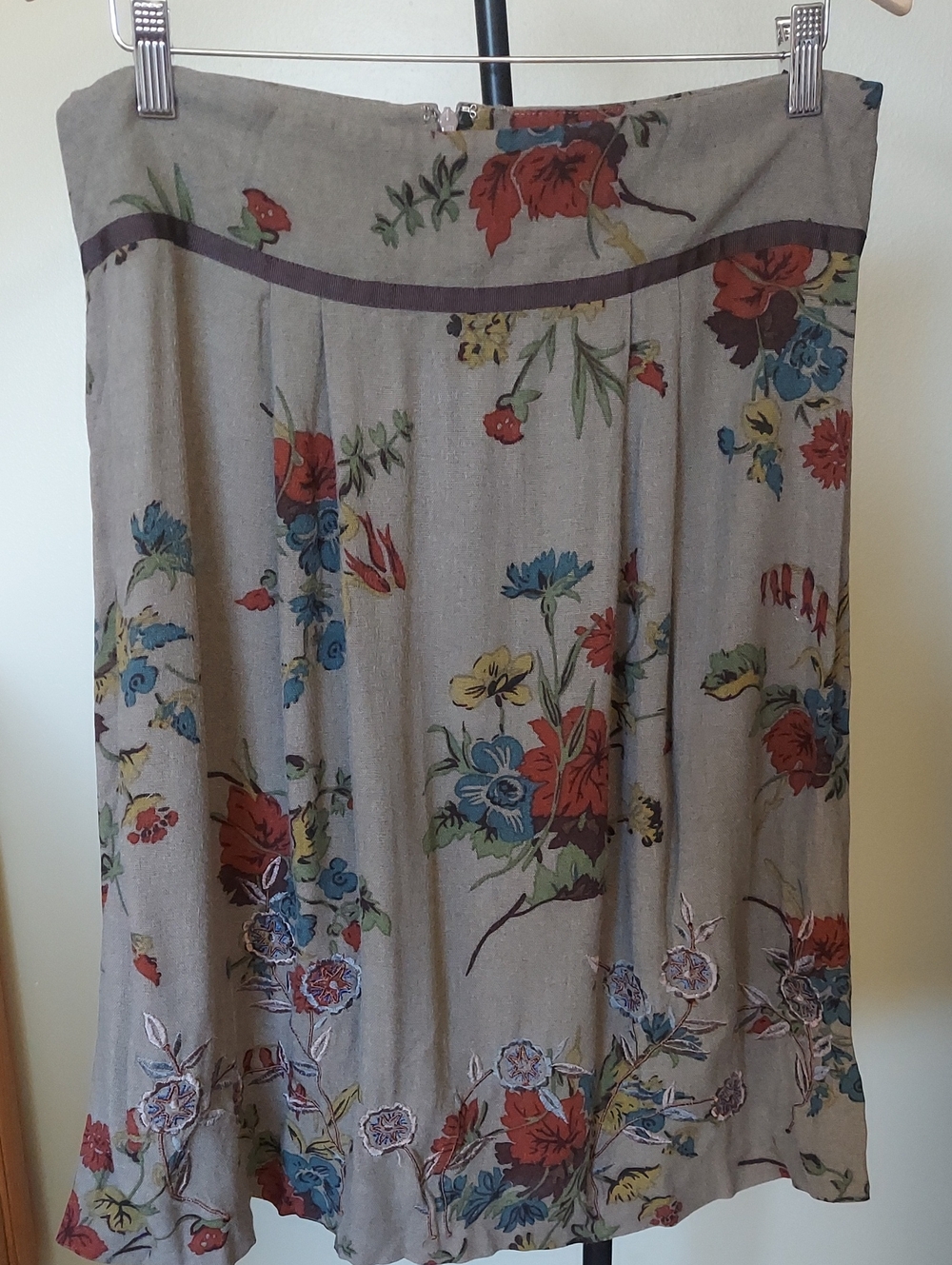 Cabi Turnberry "Maggie" Floral Embroidered Midi Skirt sz 10